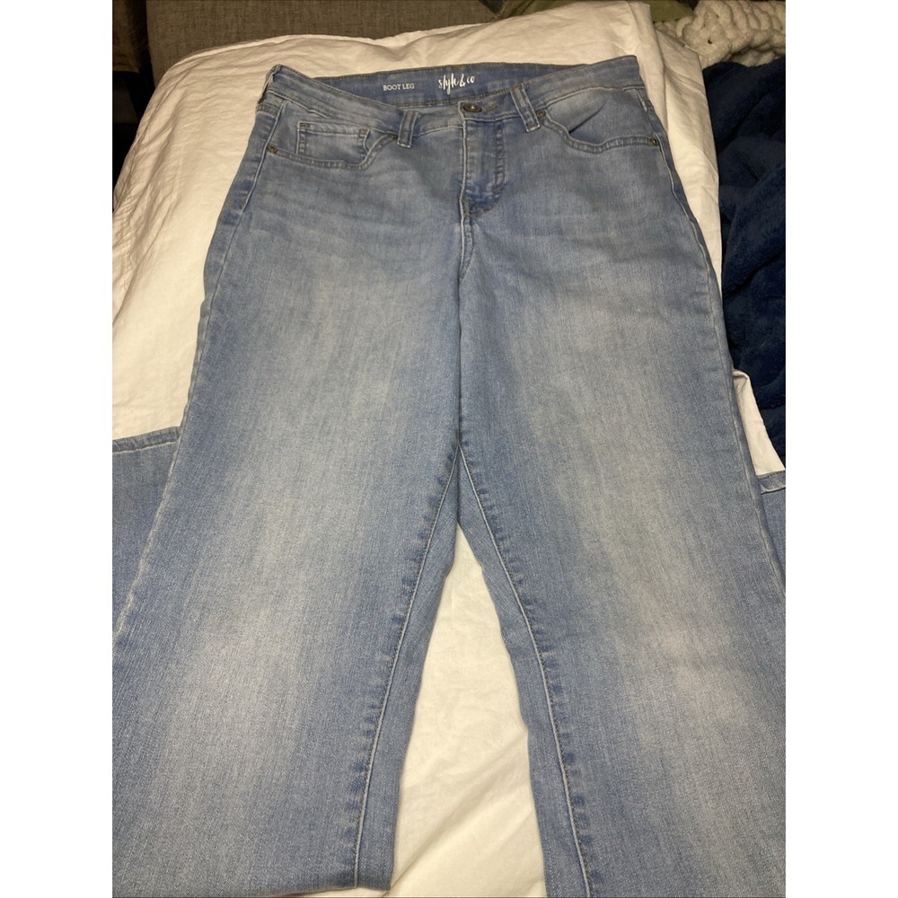Style & Co Women's Size 8 Blue Denim Boot-Leg Jeans